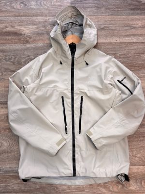 Arc’teryx Gore-Tex Shell Jacket – Beige
